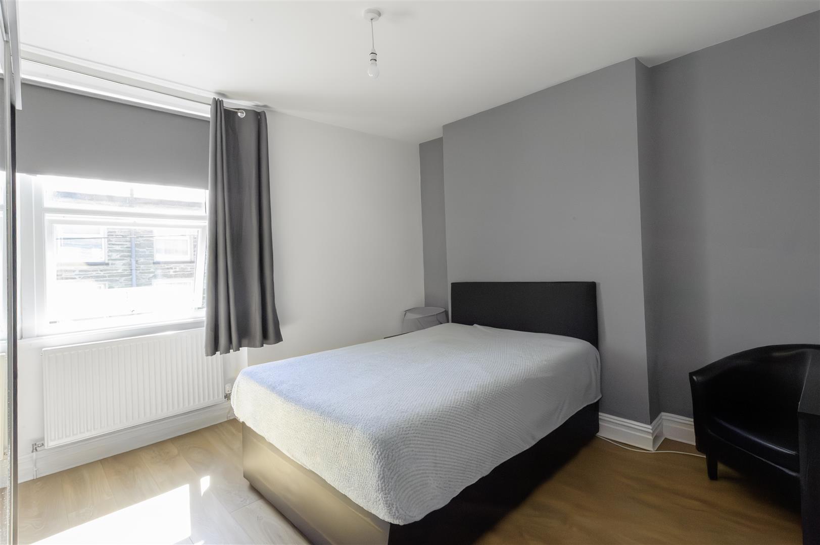 18 - 2 Dorvil Street.jpg